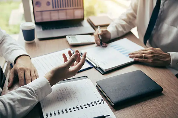 电脑关机半天什么情况